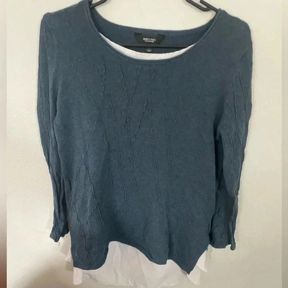 Simply Vera Vera Wang lace crew neck top size Medium - Picture 1 of 5